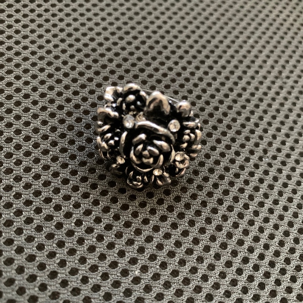 Ring - Picture 2 of 2